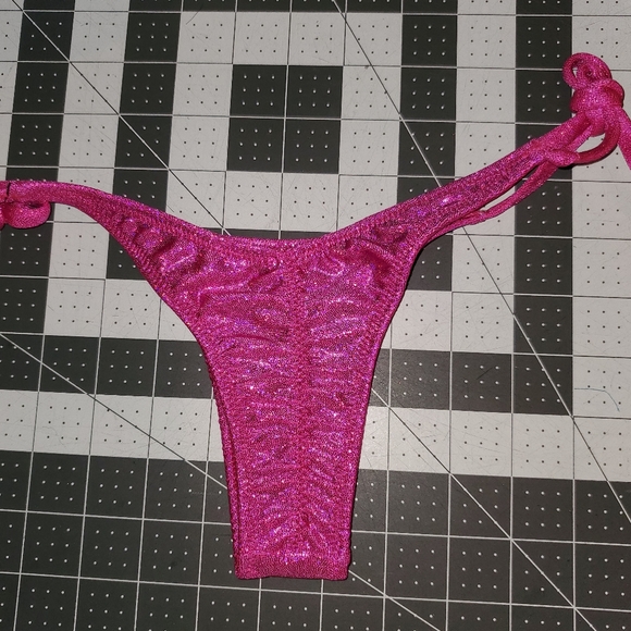 Pink Bikini B/C and D cup (competition, posing practice, photo shoot) - Picture 4 of 6